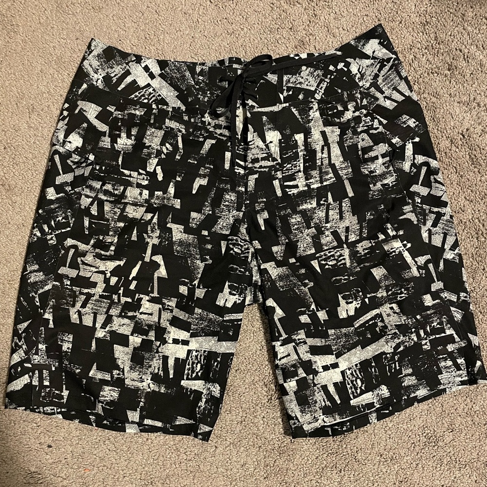 Limited Edition Lululemon Current State Board Short 10”